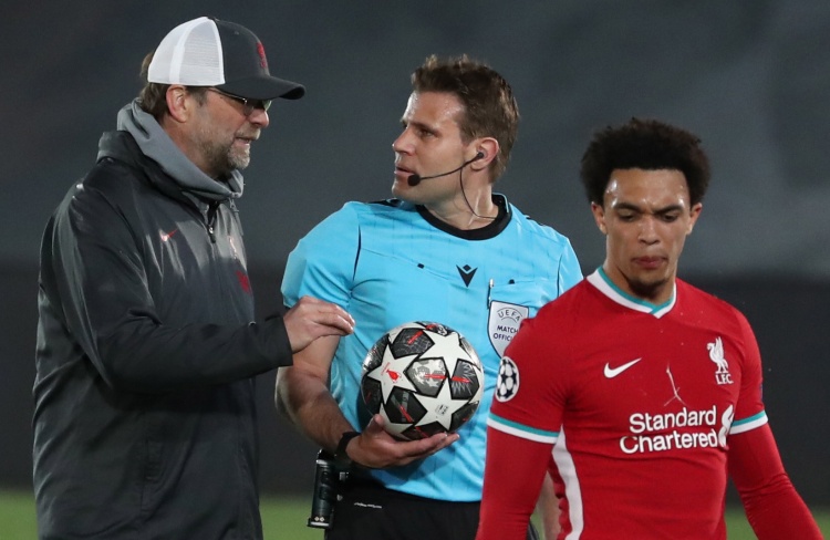 记者：孔蒂想回尤文，已经与基耶利尼进行初步接触（记者称孔蒂盼重返尤文，已与基耶利尼初步沟通）