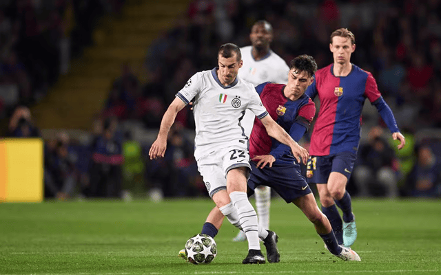 马卡：拉菲尼亚缺阵导致巴萨成绩下滑，他对球队至关重要（马卡报：拉菲尼亚缺席致巴萨战绩受挫，他是球队关键一环）