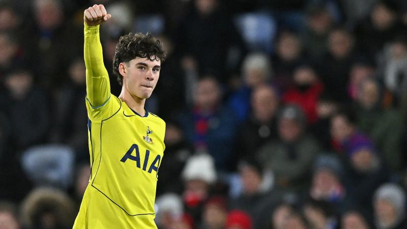 这球可惜了！杨瀚森跟进篮下未获队友传球打破得分荒（错失良机！杨瀚森篮下跟进未获传球，未能终结得分荒）