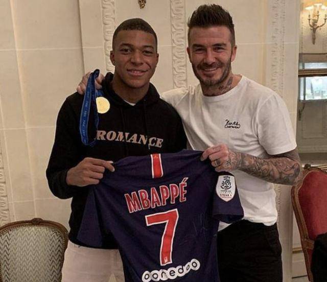 拜仁实现自然年德甲客场不败，为队史第三次（拜仁自然年德甲客场不败，队史第3次达成）