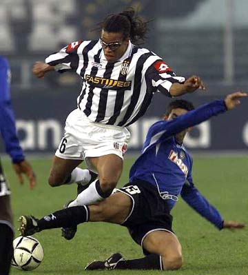 罗马诺：虽然尤文有意扎卡，但桑德兰不会在冬窗进行任何谈判（罗马诺：尤文相中扎卡，桑德兰冬窗拒绝开启谈判）