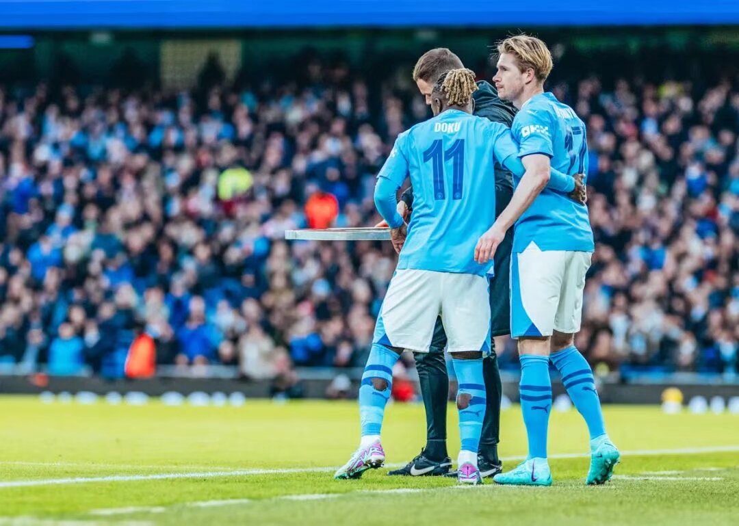 第10个亚军，申花上次拿到中国足球顶级联赛冠军还是30年前（申花第10次屈居亚军，上次问鼎中国顶级联赛已是30年前）