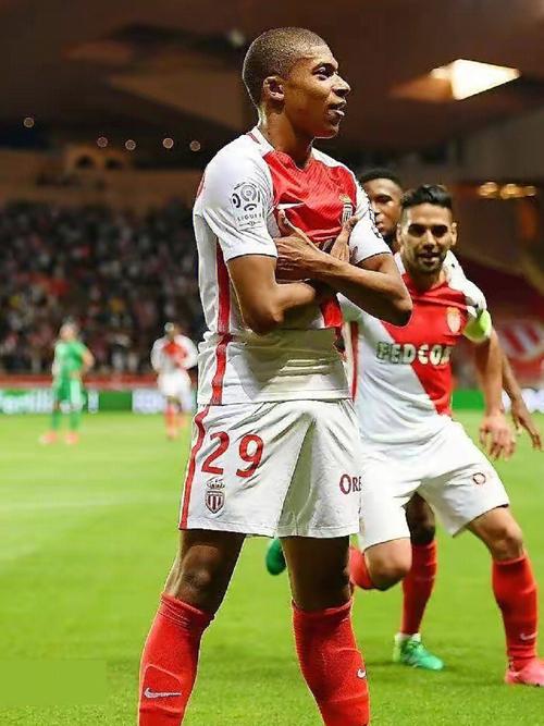 火箭年轻阵容渐入佳境（火箭年轻班底日趋成熟）