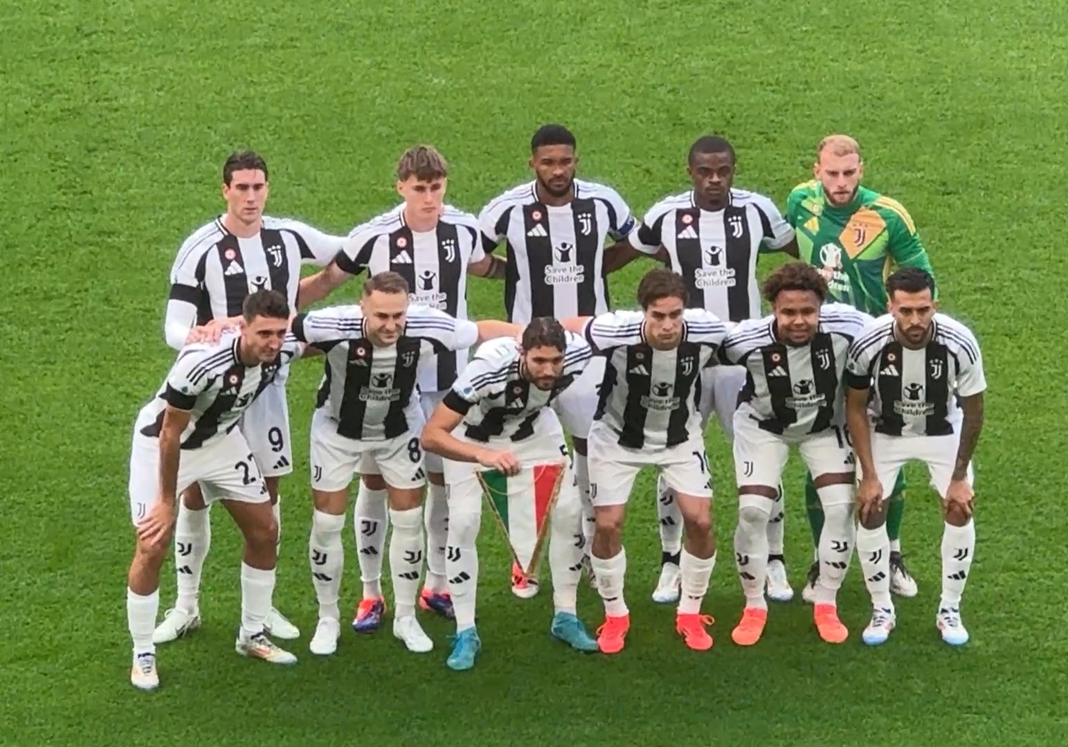 英媒：日本侵略者照片事件是个失误，布莱顿和英超此前都不了解此事（英媒称日本侵略者照片事件系失误，布莱顿与英超此前并不知情）