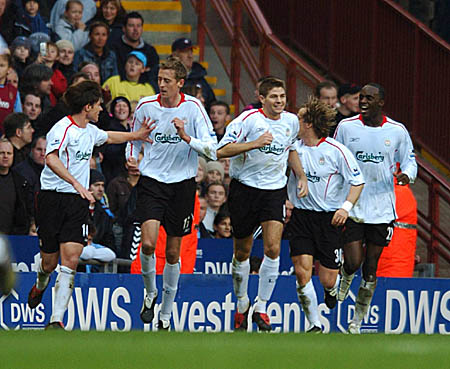 荷兰大名单：范戴克领衔；费耶诺德球员瓦伦特首次入选（荷兰公布大名单：范戴克压阵，费耶诺德的瓦伦特迎来首次征召）