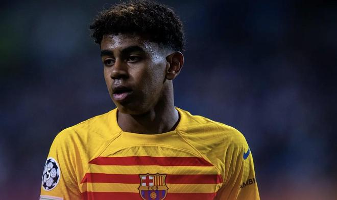 英超-B费双响姆贝莫破门芒特建功 曼联4-1狼队升至第六（英超-曼联4-1狼队升至第六：B费梅开二度，姆贝莫破门，芒特建功）