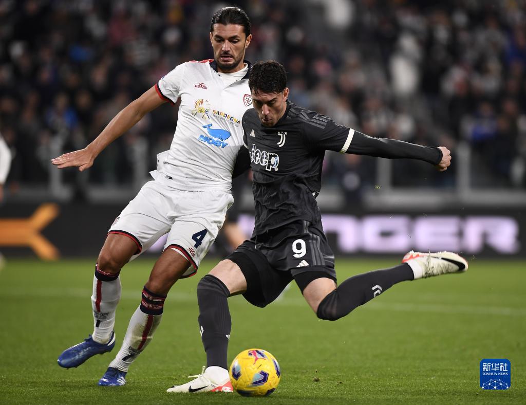 西媒：皇马球员告别“看心情踢球”，全队主动担责并力挺主帅（西媒：皇马将士不再“看心情踢”，全队自觉担责力挺主帅）