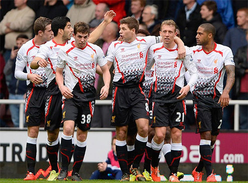 吴少聪女友晒足协杯冠军奖牌：男朋友带的苏州特产（吴少聪女友晒足协杯冠军奖牌，称是男友带回的苏州特产）