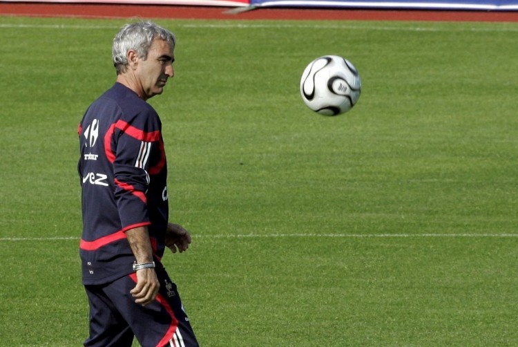 布恩迪亚本赛季英超替补登场打入3球，多于任何其他球员（英超本赛季，布恩迪亚替补出场攻入3球，位居所有球员之首）