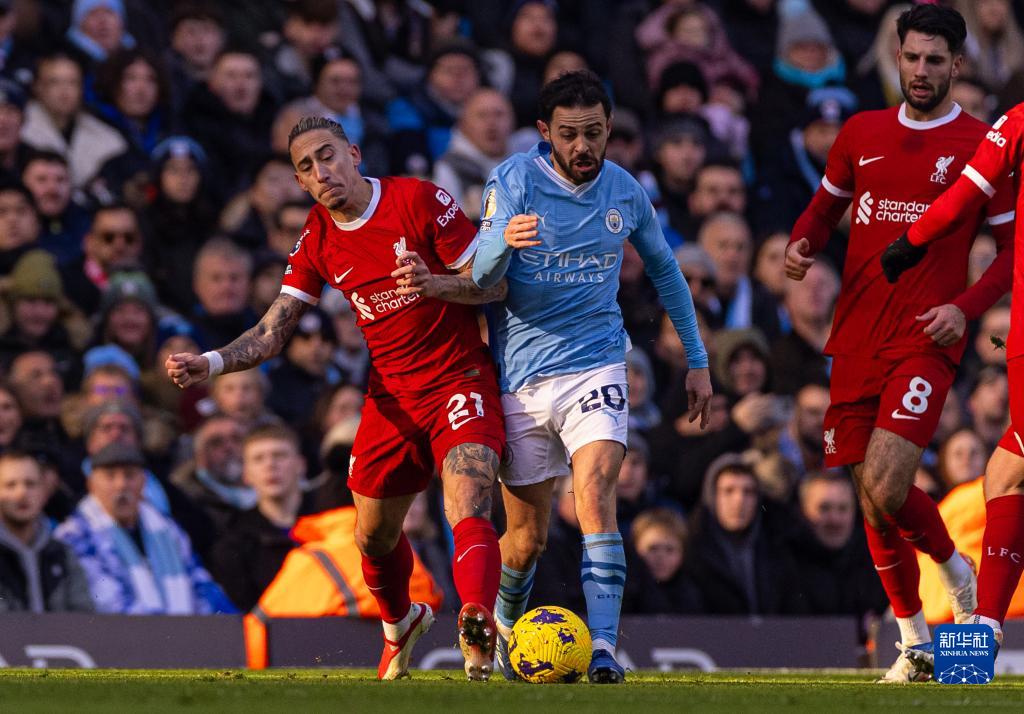 阿坎吉：在学校时发现自己擅长数学；想拥有泽林斯基的技术（阿坎吉：上学时就意识到自己数学很强，也希望拥有泽林斯基的脚下技术）